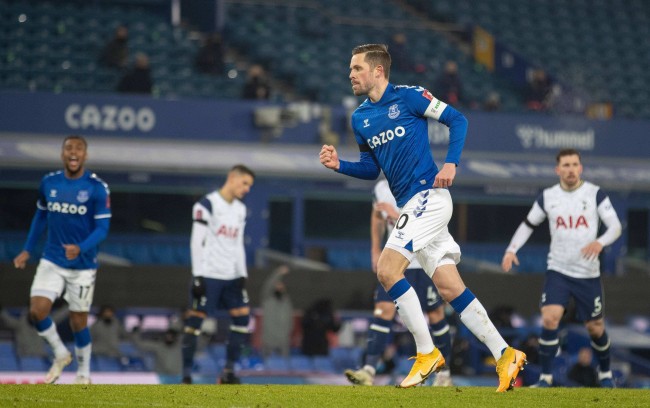 击来牵制对 击来牵制对